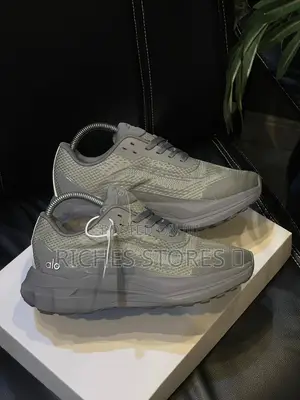 *Alo Runner Auth Luxury Sneakers