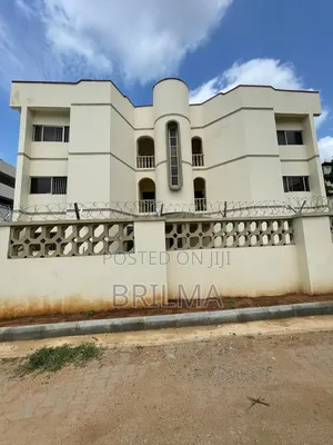 3bdrm Apartment in Wuse 2 for rent