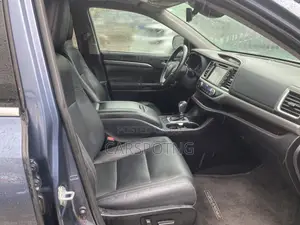 Toyota Highlander Limited 2019 Blue