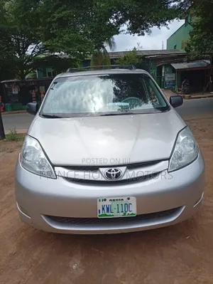 Toyota Sienna XLE 2005 Silver