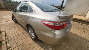 Toyota Camry 2016 Gold