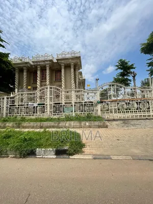 Commercial Space in Wuse 2 for Rent