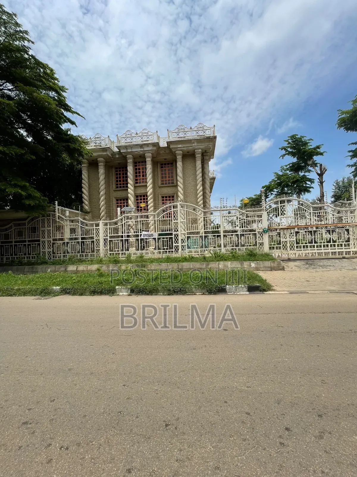 Commercial Space in Wuse 2 for Rent