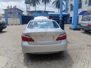 Lexus LS 2010 Gray