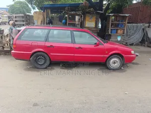 Volkswagen Passat 2001 Red