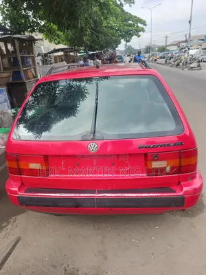 Volkswagen Passat 2001 Red