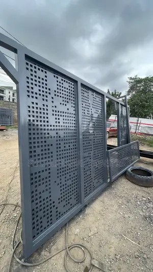Lasercut Dotted Rolling Gate