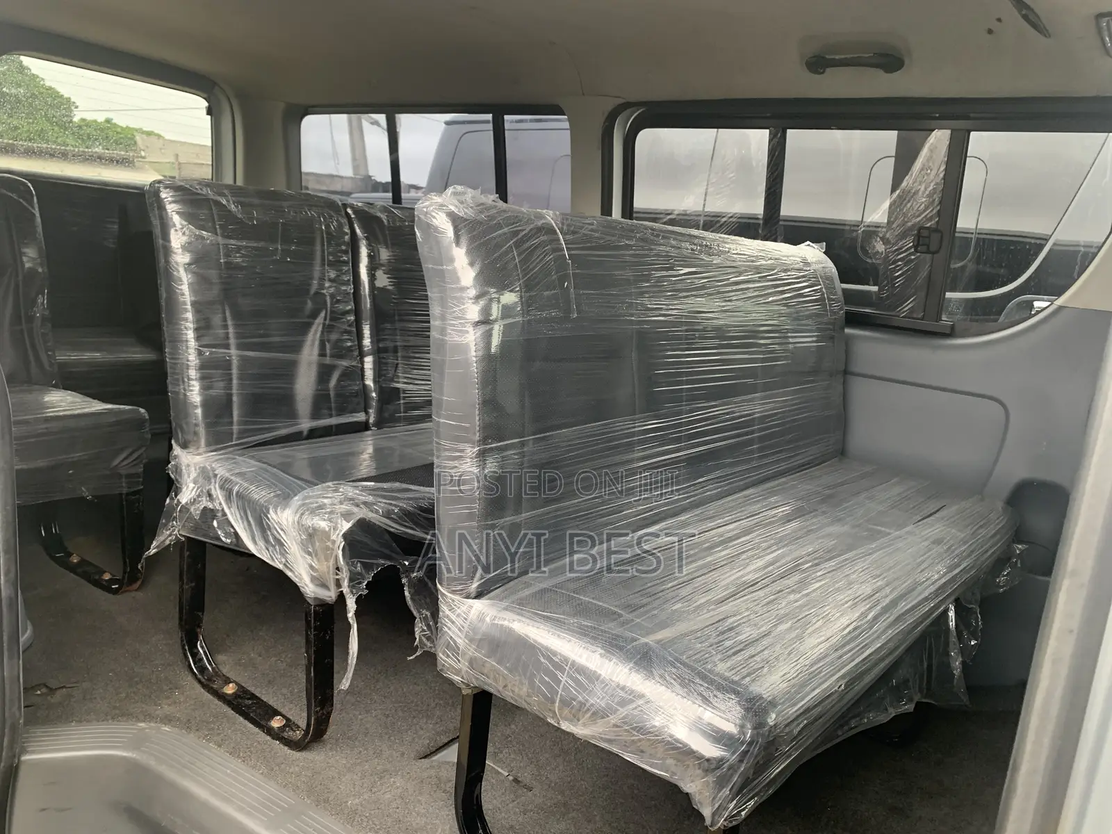 Toyota HiAce 2010 Silver