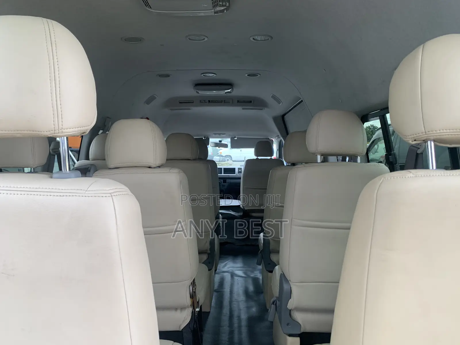 Toyota HiAce 2012 White