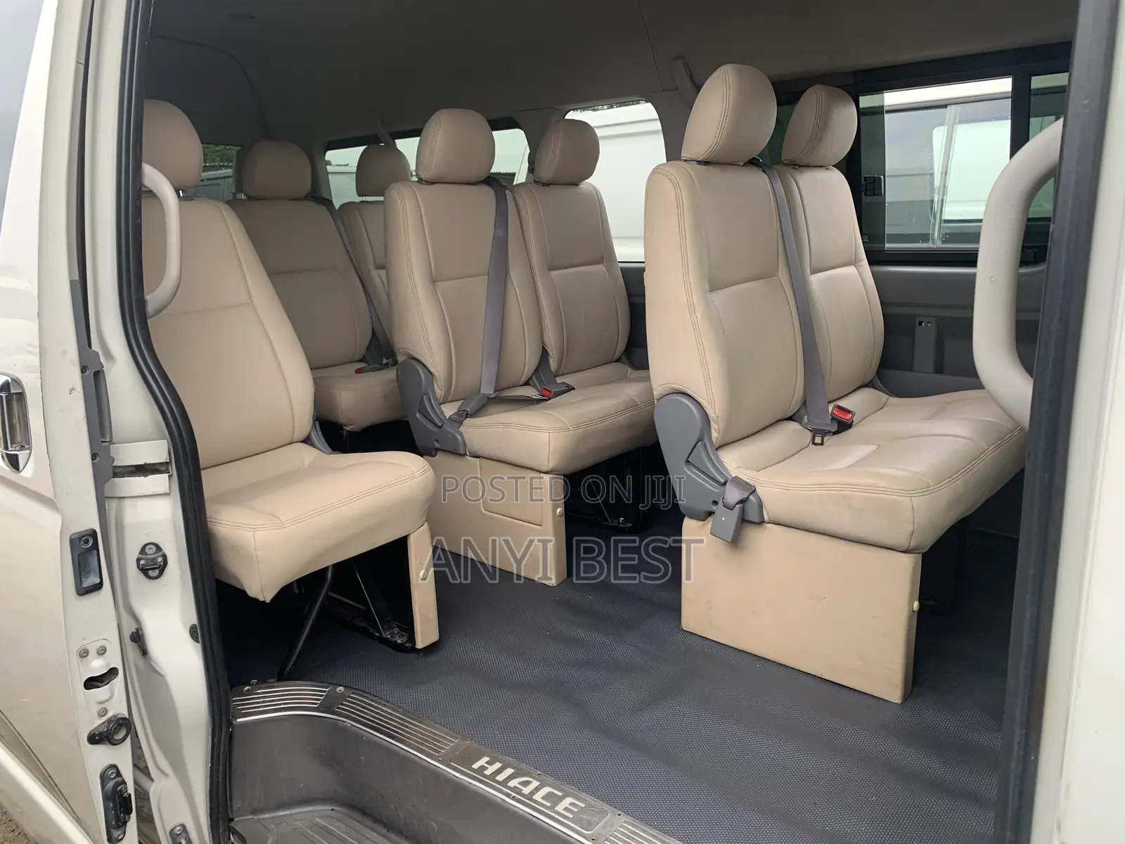 Toyota HiAce 2012 White