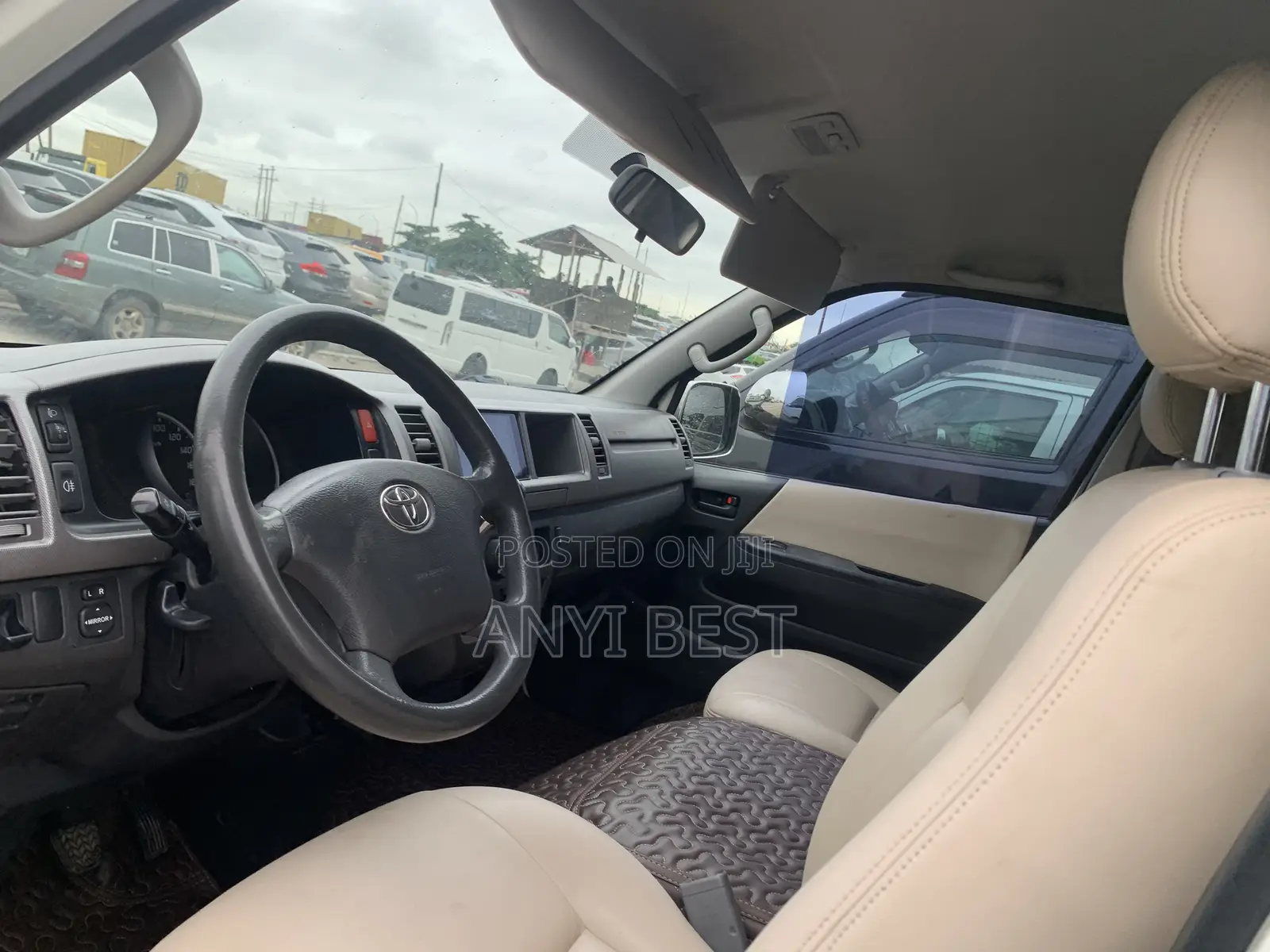 Toyota HiAce 2012 White