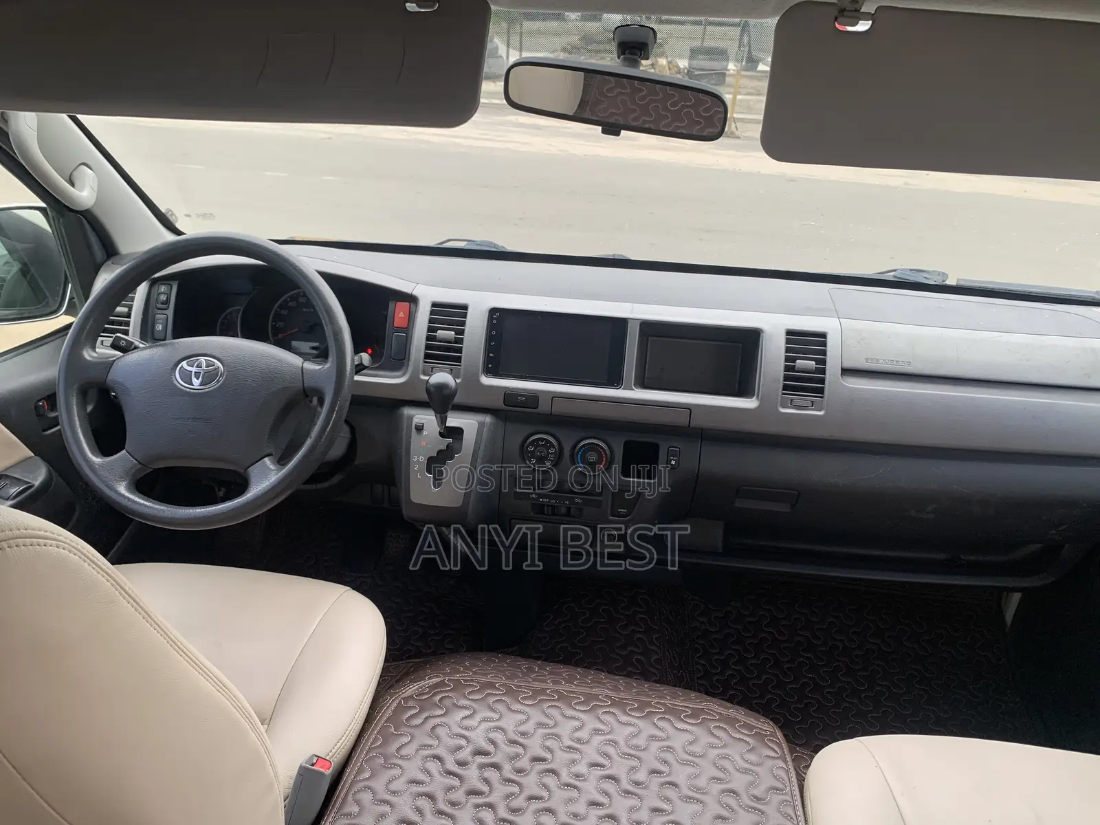 Toyota HiAce 2012 White