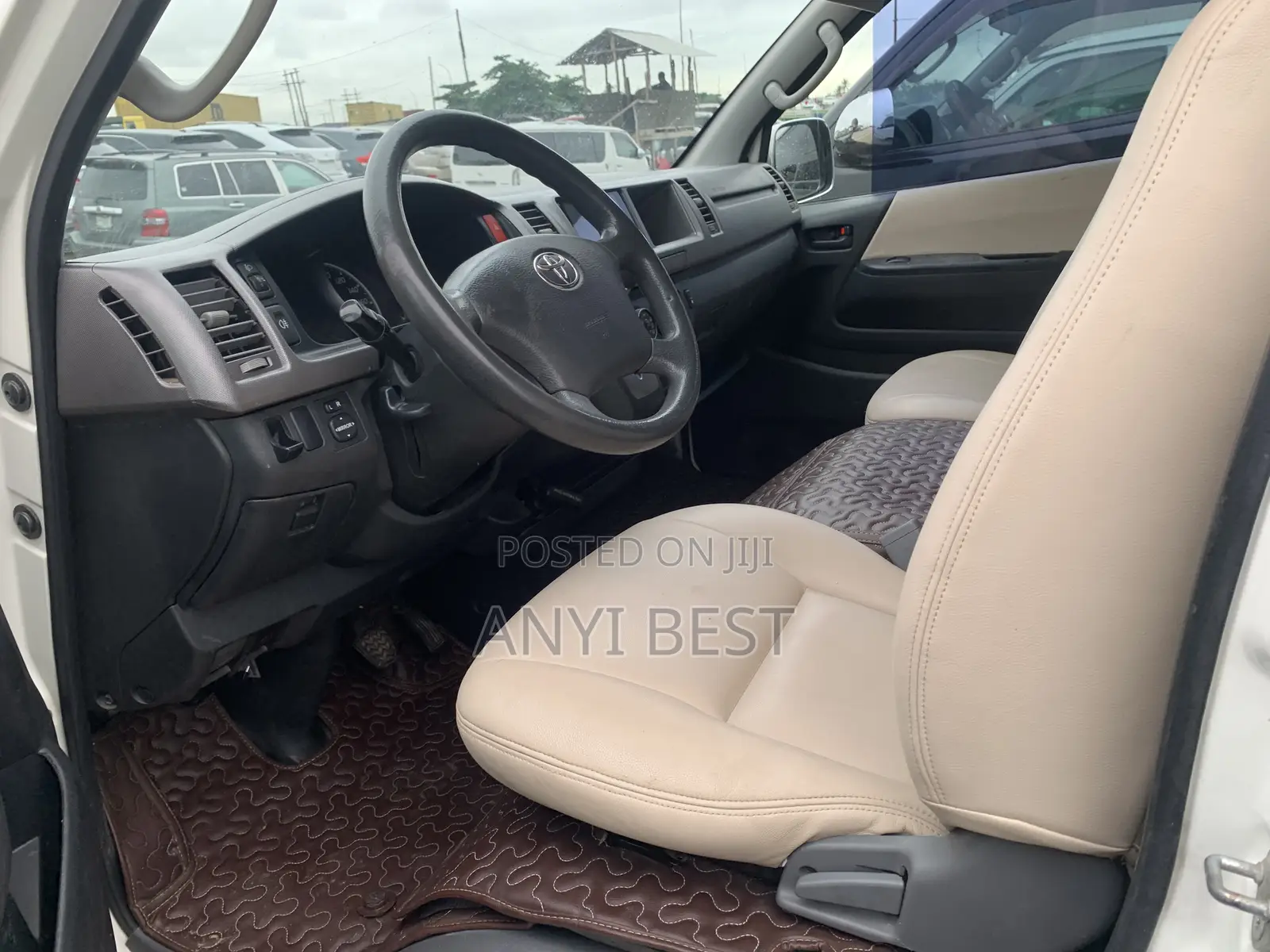 Toyota HiAce 2012 White