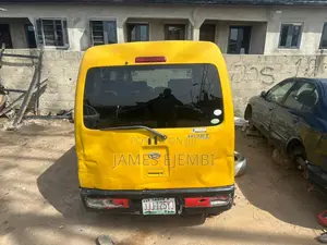 Daihatsu Hijet 2004 Yellow