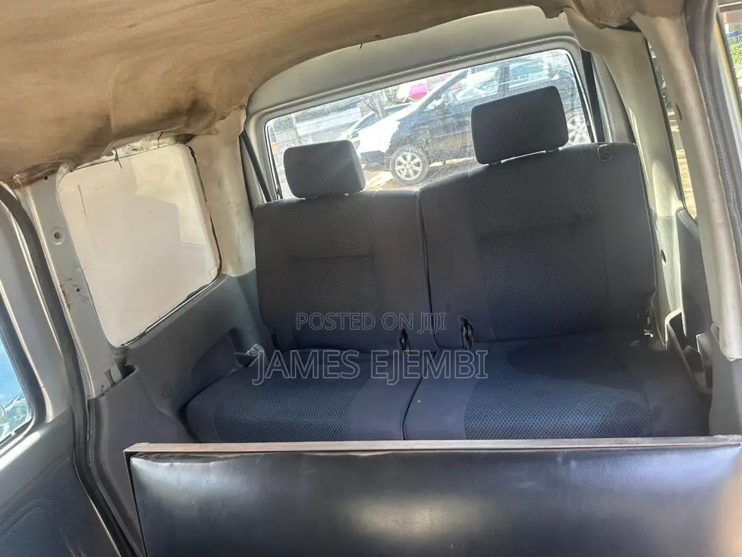 Daihatsu Hijet 2004 Yellow