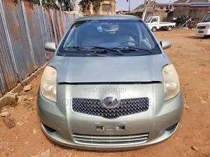 Toyota Yaris 2010 Silver