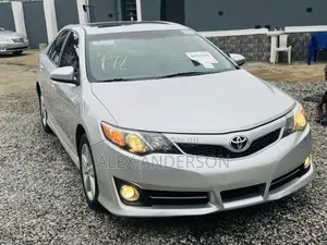 Toyota Camry SE 4dr Sedan (2.5L 4cyl 6A) 2012 Silver