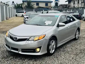 Toyota Camry SE 4dr Sedan (2.5L 4cyl 6A) 2012 Silver