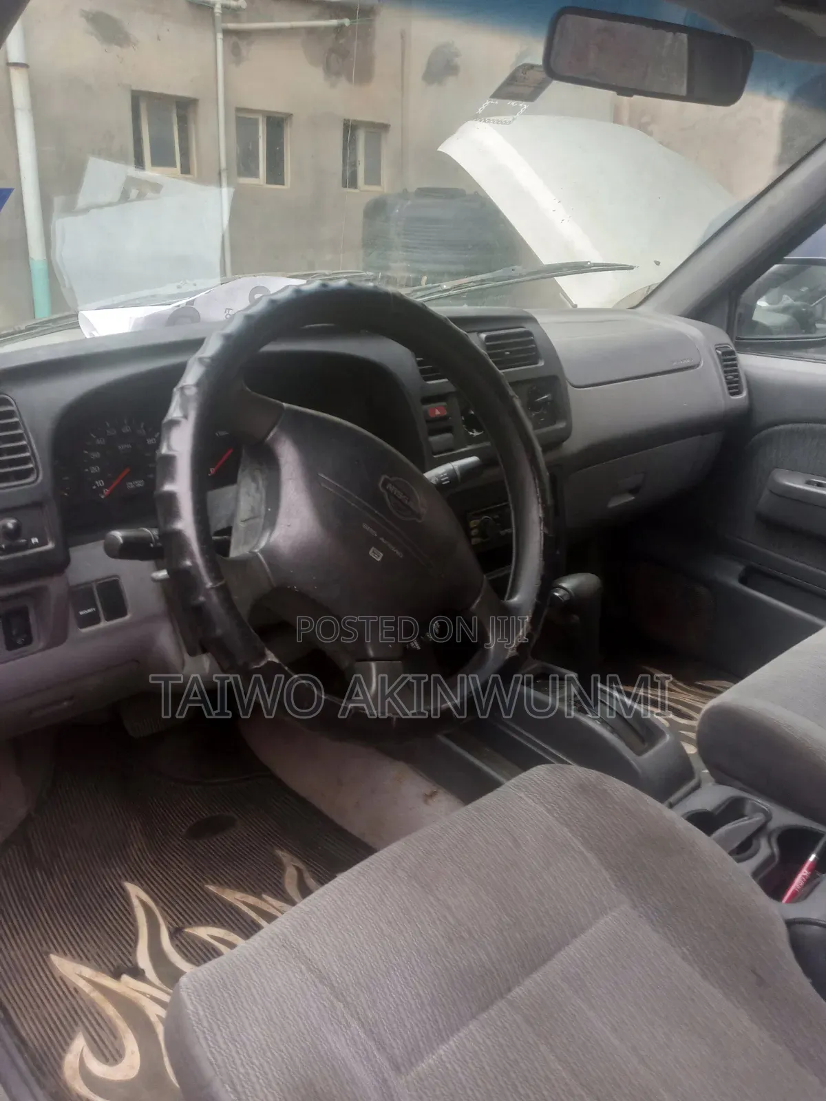 Nissan Frontier Automatic 2005 Silver