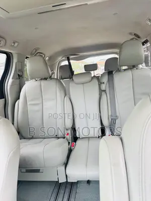 Toyota Sienna Limited FWD 7-Passenger 2013 Silver