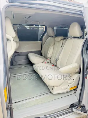 Toyota Sienna Limited FWD 7-Passenger 2013 Silver