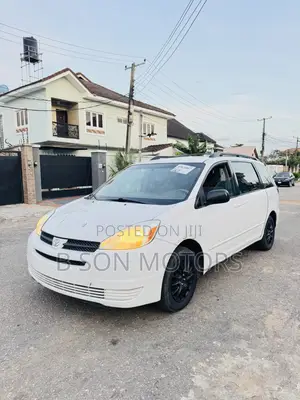Toyota Sienna LE AWD 2005 White