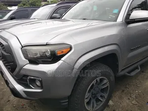 Toyota Tacoma 2017 Silver