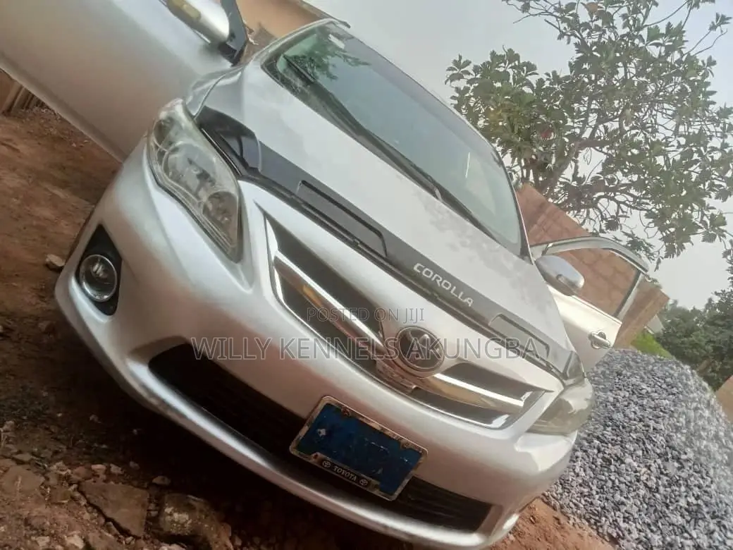 Toyota Corolla 2012 Silver