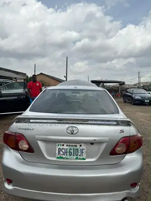 Toyota Corolla 2009 Silver