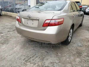 Toyota Camry 2009 Gold
