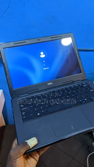 New Laptop Dell Latitude 3301 4GB Intel Pentium SSD 128GB