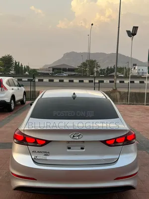 Hyundai Elantra 2017 Silver