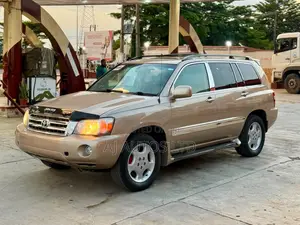 Toyota Highlander V6 2005 Gold