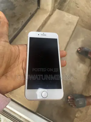 Apple iPhone 7 32 GB White