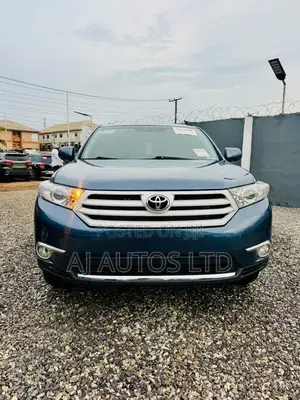 Toyota Highlander 2013 Blue