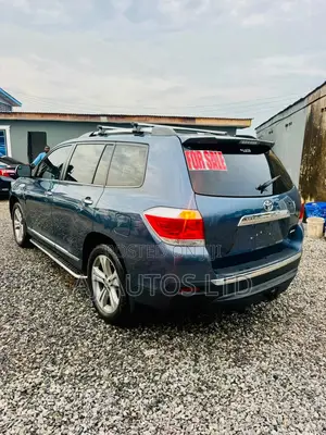 Toyota Highlander 2013 Blue