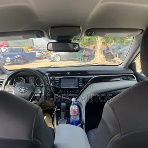 Toyota Camry L (2.5L 4cyl 8A) 2019 Gray