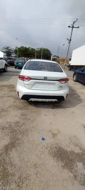 Toyota Corolla 2022 White
