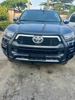 Toyota Hilux Revo Double Cab Petrol 2.7 AWD 2020 Black