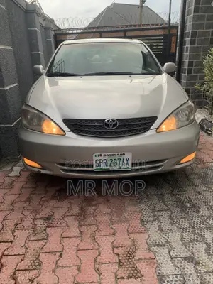 Toyota Camry LE 4dr Sedan (2.4L 4cyl 5M) 2003 Silver
