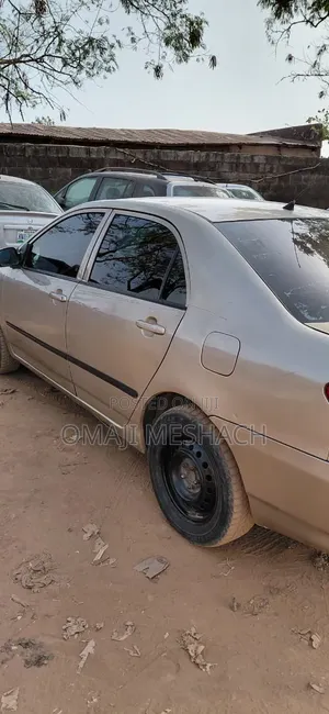 Toyota Corolla 2005 Gold