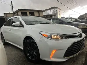 Toyota Avalon XLE 4dr Sedan (3.5L 6cyl 6A) 2015 White