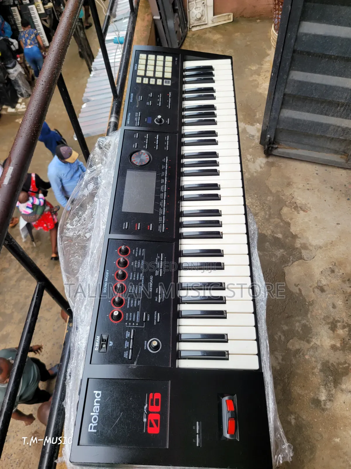 Roland Fantom F06