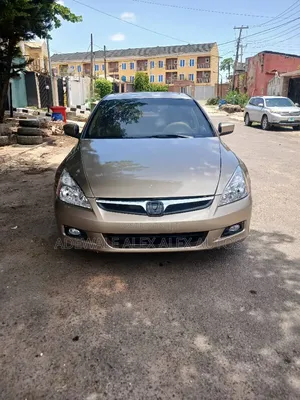 Honda Accord 2005 Gold
