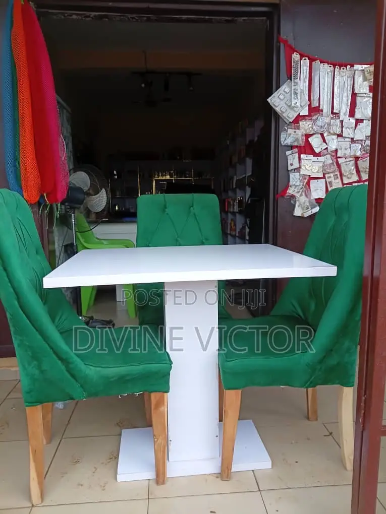 3 Seater Dinning Table