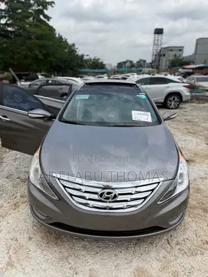 Hyundai Sonata Limited 2.0T Sedan (2.0L 4cyl 6A) 2012 Gray