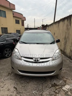 Toyota Sienna 2009 Silver