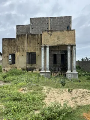 5bdrm Penthouse in Lagos State for sale