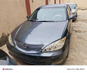Toyota Camry LE 4dr Sedan (2.4L 4cyl 5M) 2004 Blue