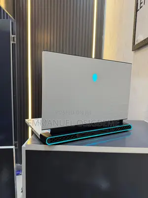 Laptop Alienware M16 16GB Intel Core i7 SSD 1T